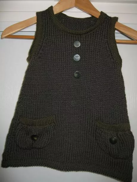 tricoter-une-robe-en-laine-femme-33_17-9 Stricken Sie ein frauenwollkleid