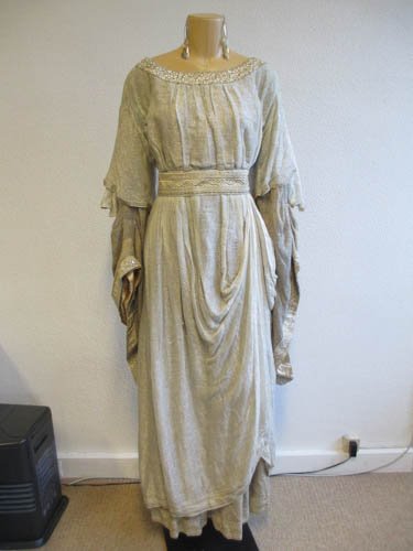 Antikes Kleid
